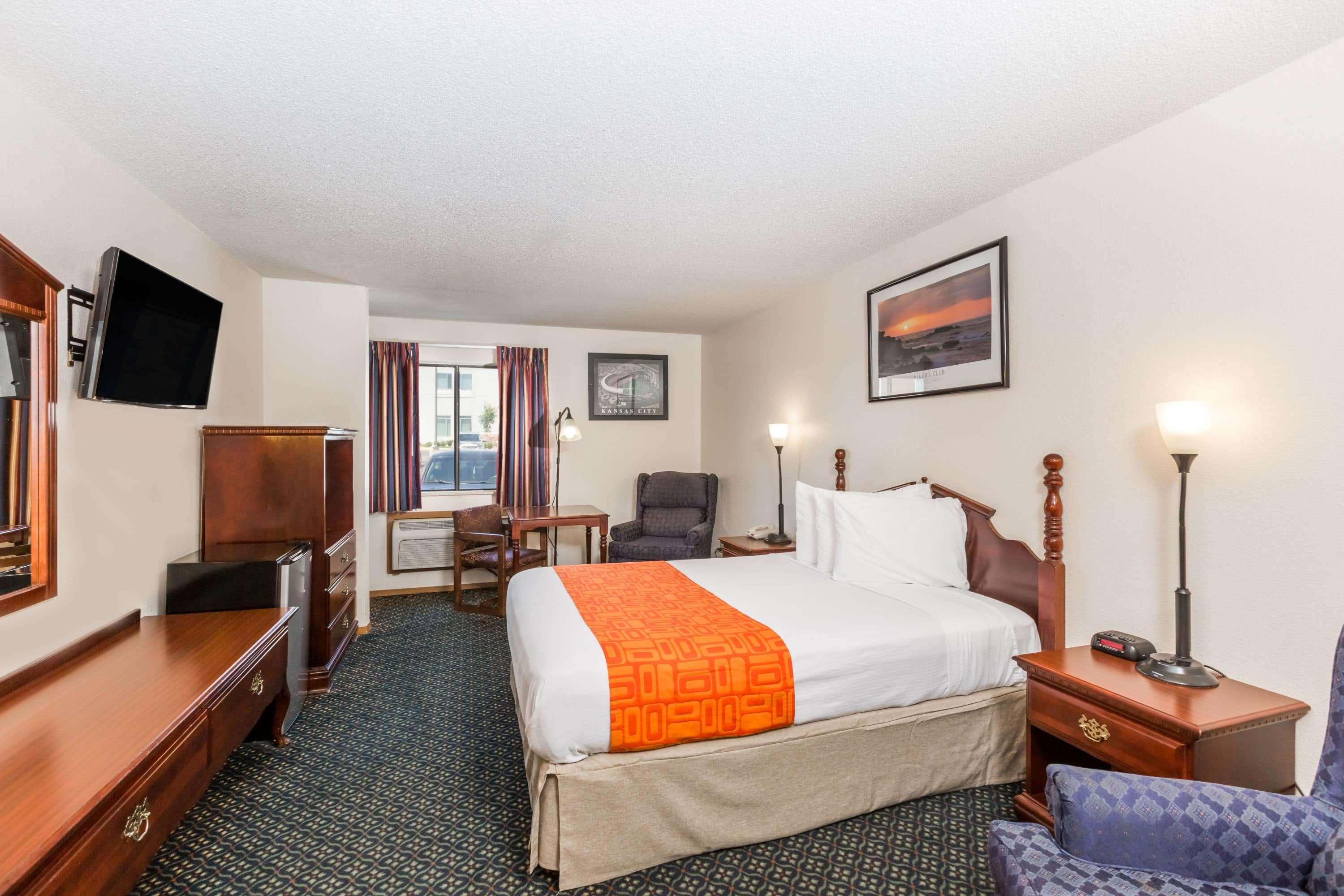 Howard Johnson By Wyndham Wichita Airport Exterior photo