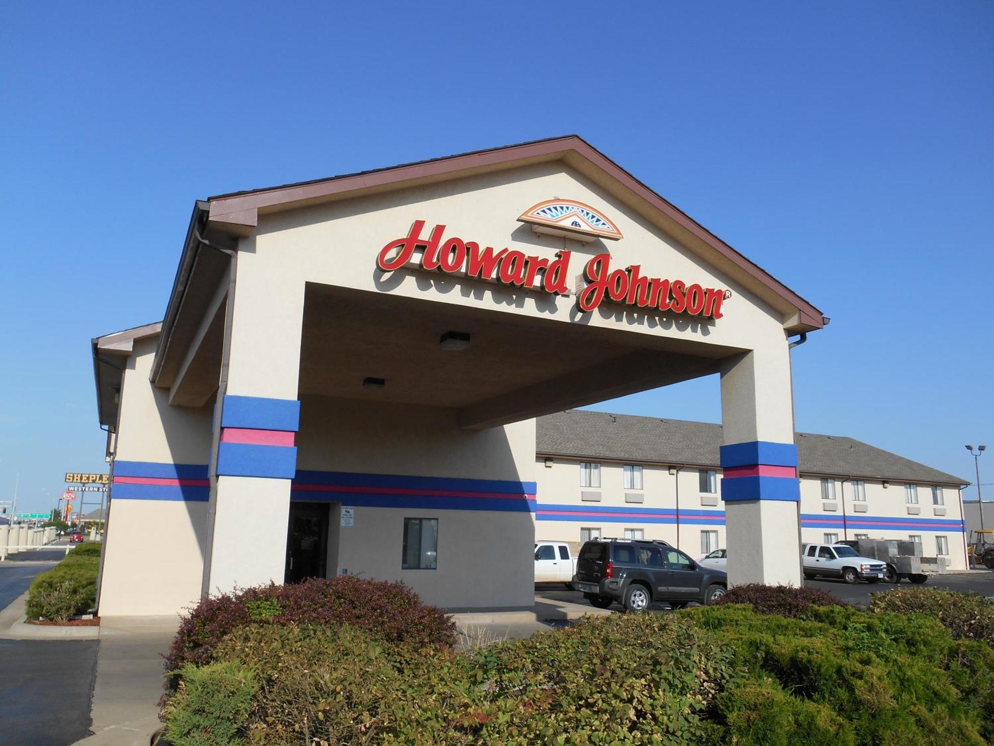 Howard Johnson By Wyndham Wichita Airport Exterior photo